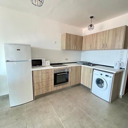 F1 2 St Julians, Private Room, Bathroom & Living Shared Saint Julian's Ngoại thất bức ảnh